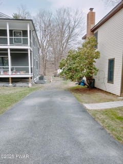 /international/us/106-mill-street-milford-pa-110100724833/