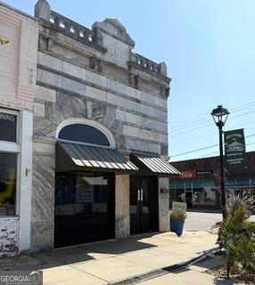 /international/us/1174-e-main-street-lavonia-ga-110102530119/