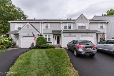 /international/us/17-heritage-court-ewing-nj-110119734379/