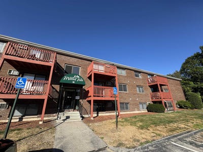 /international/us/95-powers-street-milford-nh-110108983396/