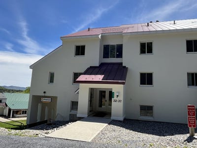 /international/us/205-mountainside-drive-warren-vt-110108573542/