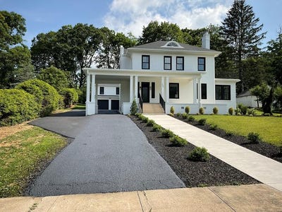 /international/us/727-heatherwood-road-bluefield-wv-110100124576/