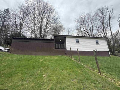 /international/us/54-brady-lane-mount-clare-wv-110107027057/