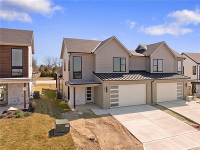 /international/us/9551-jupiter-street-lenexa-ks-110099439855/