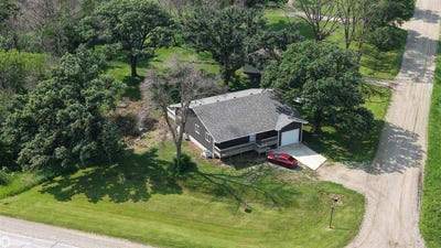 /international/us/2102-taylor-avenue-rowan-ia-110096573178/