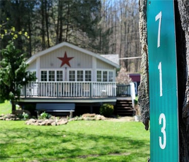 /international/us/713-hillville-rd-karns-city-pa-110107662730/