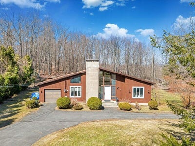 /international/us/1295-becks-crossing-road-madison-township-pa-110098270860/