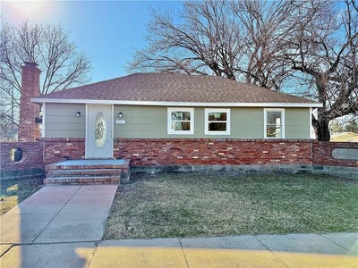 /international/us/634-n-oak-street-iola-ks-110106984556/