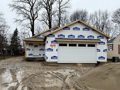 /international/us/99-river-street-coopersville-mi-110106958506/