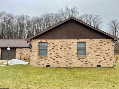 /international/us/410-pineview-drive-thomas-wv-110104402967/