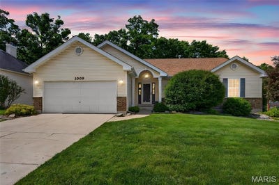 /international/us/1009-marions-cove-drive-lake-st-louis-mo-110107858592/