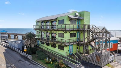 /international/us/113-s-beach-boulevard-bay-saint-louis-ms-110105708877/