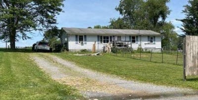 /international/us/636-a-road-arthurdale-wv-110107198400/