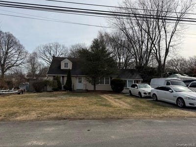/international/us/1393-gardiner-drive-bay-shore-ny-110108612297/