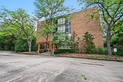/international/us/1833-four-lakes-avenue-lisle-il-110108908508/
