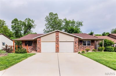 /international/us/883-lester-avenue-collinsville-il-110108223049/