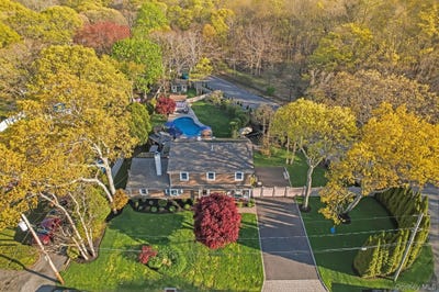 /international/us/2-pentmoor-drive-mastic-ny-110108031103/