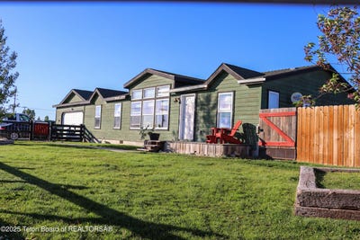 /international/us/5-wild-west-place-pinedale-wy-110100812766/
