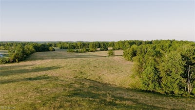/international/us/apollo-road-ne-salineville-oh-110108471957/