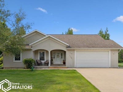 /international/us/306-south-drive-middletown-ia-110100678808/