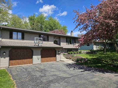 /international/us/634-naragansett-avenue-baraboo-wi-110107876521/