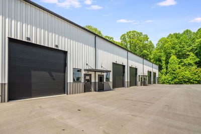 /international/us/115-speed-way-unit-b-lake-toxaway-nc-110109229577/