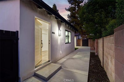 /international/us/7053-fallbrook-avenue-west-hills-ca-110120155765/