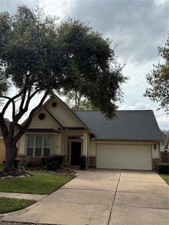 /international/us/12911-tall-spruce-drive-cypress-tx-110106668399/