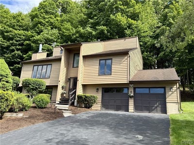 /international/us/103-viceroy-drive-camillus-ny-110108382165/