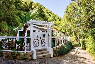 /international/us/275-woodland-drive-laguna-beach-ca-110107794981/