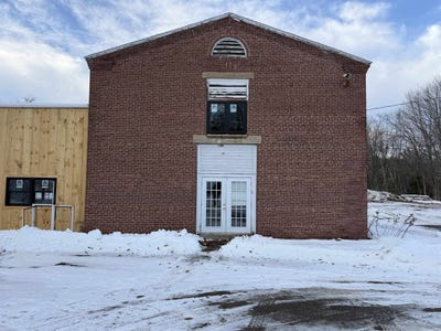 /international/us/50-winter-street-ashland-nh-110104195854/