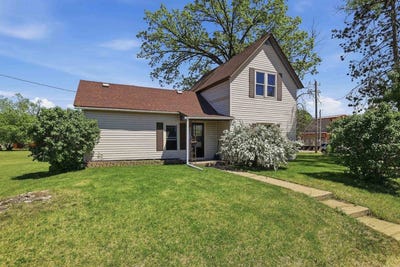 /international/us/2341-illinois-avenue-stevens-point-wi-110108382452/