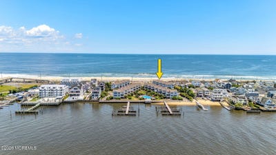 /international/us/174-ocean-avenue-sea-bright-nj-110108579773/