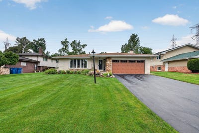 /international/us/12756-s-cedar-lane-palos-heights-il-110119766880/