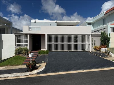 /international/us/e-10-alturas-de-santa-maria-guaynabo-pr-110107058670/