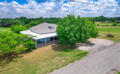 /international/us/325-county-road-100-san-saba-tx-110108536661/