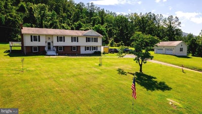 /international/us/4179-fiery-run-road-linden-va-110100300879/
