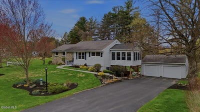 /international/us/43-meadowview-drive-queensbury-ny-110107482285/