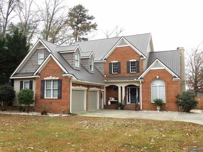 /international/us/390-indian-lake-drive-rainbow-city-al-110104031527/
