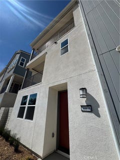/international/us/26876-rugged-ridge-lane-valencia-ca-110119990559/