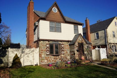 /international/us/8618-248th-st-bellerose-ny-110100060826/