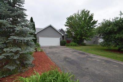 /international/us/5756-woodbridge-drive-savage-mn-110108654684/