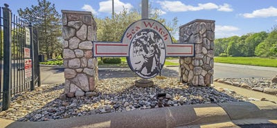 /international/us/37848-jefferson-avenue-harrison-twp-mi-110106207609/