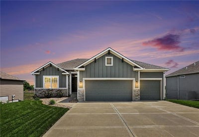 /international/us/17605-greyhawke-ridge-drive-smithville-mo-110107753097/