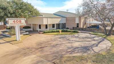 /international/us/408-4th-street-graham-tx-110104924144/