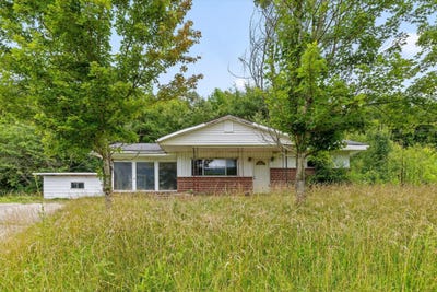 /international/us/145-pecan-street-whitwell-tn-110109081398/