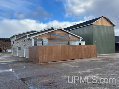 /international/us/408-mill-street-munising-mi-110104021481/