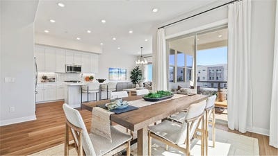 /international/us/1315-snowberry-place-montebello-ca-110106258195/