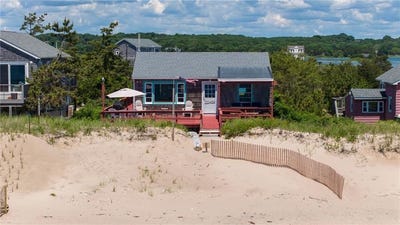 /international/us/497-atlantic-avenue-westerly-ri-110107782174/