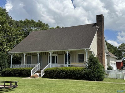 /international/us/102-w-lane-street-albertville-al-110100352256/?lang=fr